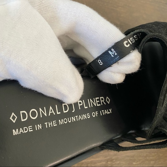 Donald J Pliner Sandals Size 8 Black Cissy Wedge
Leather Platform - Picture 8 of 12